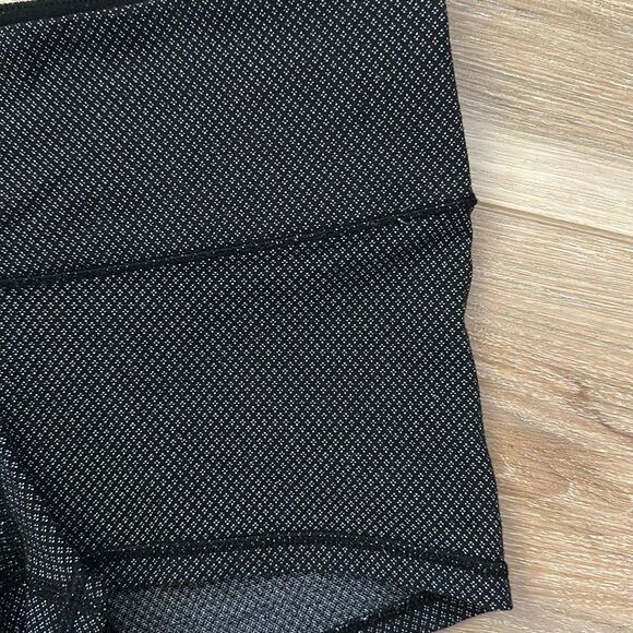 Lululemon WonderUnder Bike Shorts 6 - Picture 2 of 5